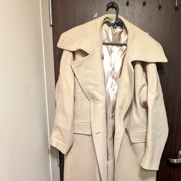 Long coat - Picture 3 of 3